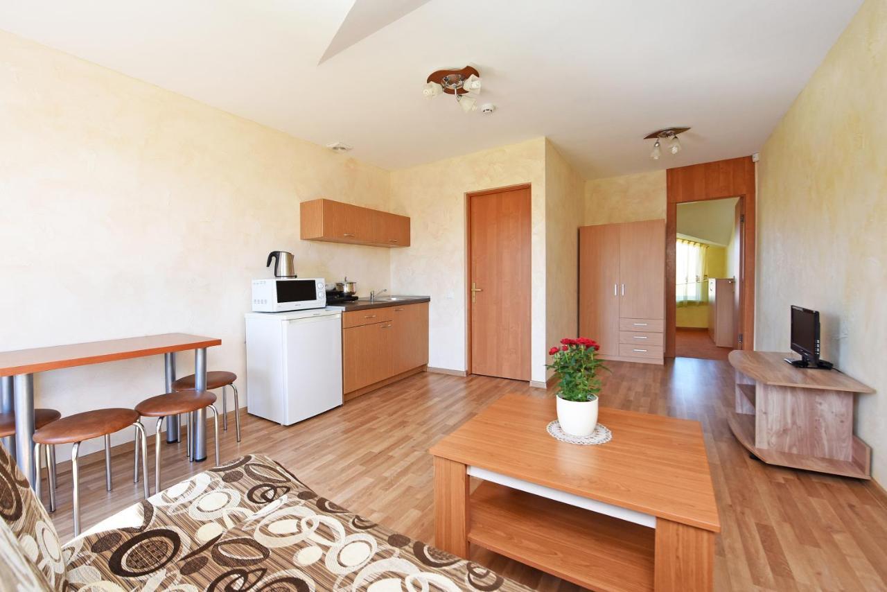 Pajurio Vingis Aparthotel Паланга Екстериор снимка